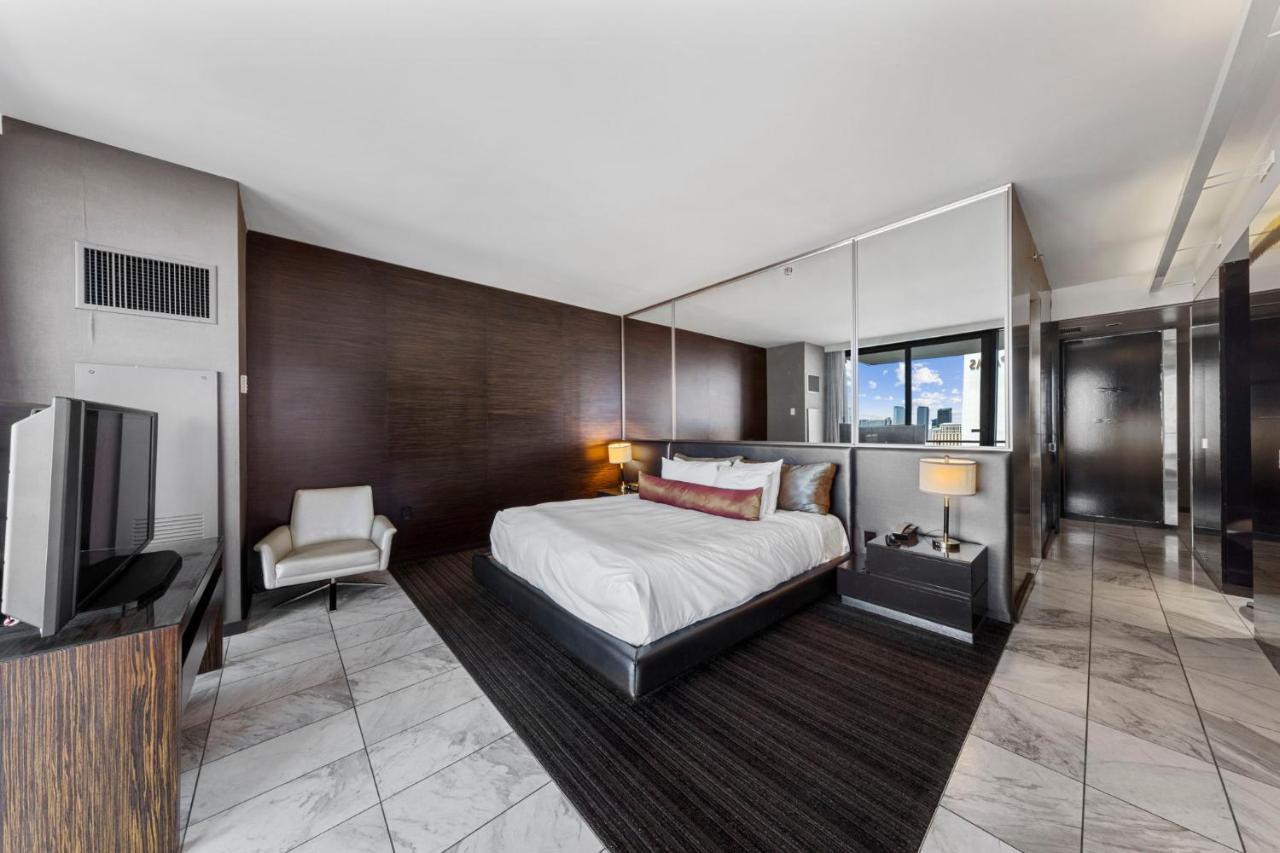 Huge Modern Luxury 17 Floor Panoramic Corner Suite With Open Balcony Las Vegas Exteriör bild